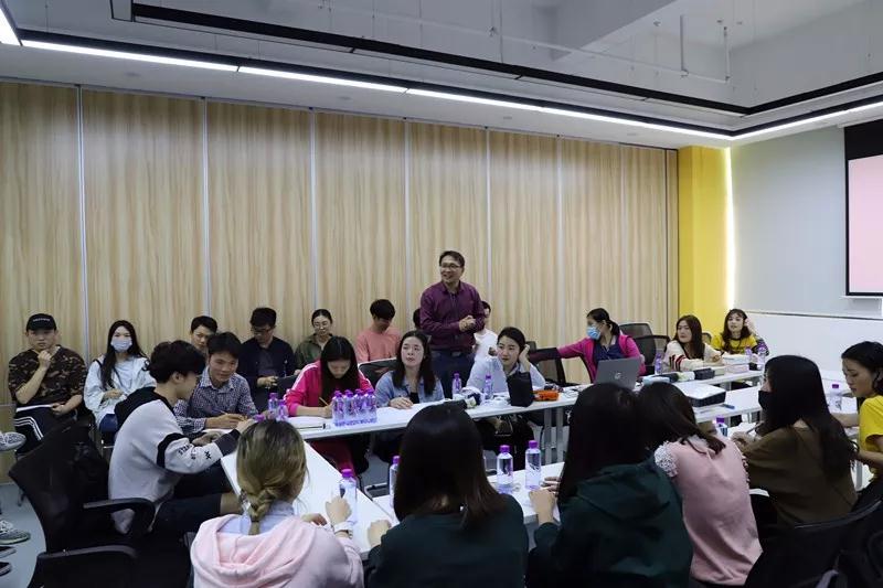 北理工的學(xué)子們受邀來(lái)到愛(ài)墨參與交流會(huì)